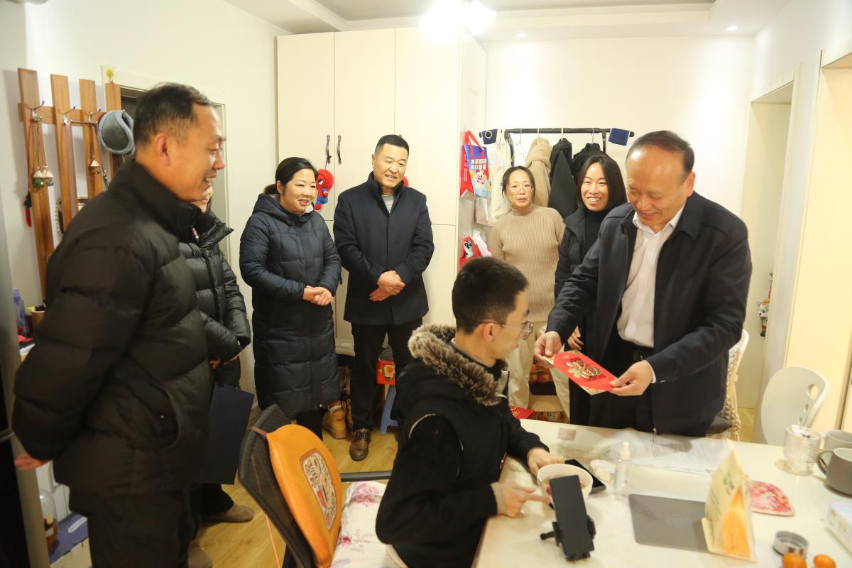 JY（中国）纪委书记张兴林开展送温暖